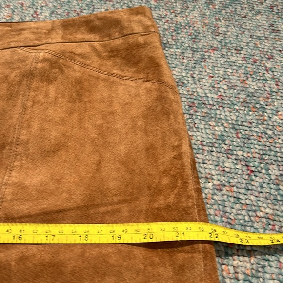 Ladies size L-XL Brown Suede Skirt - Picture 7 of 10